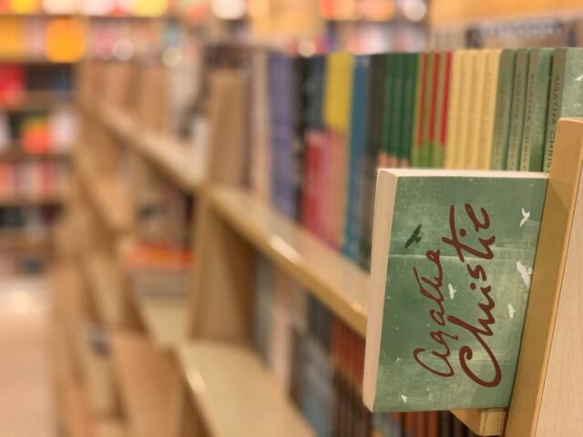 arnold-antoo-UiCjeZm9C3U-unsplash